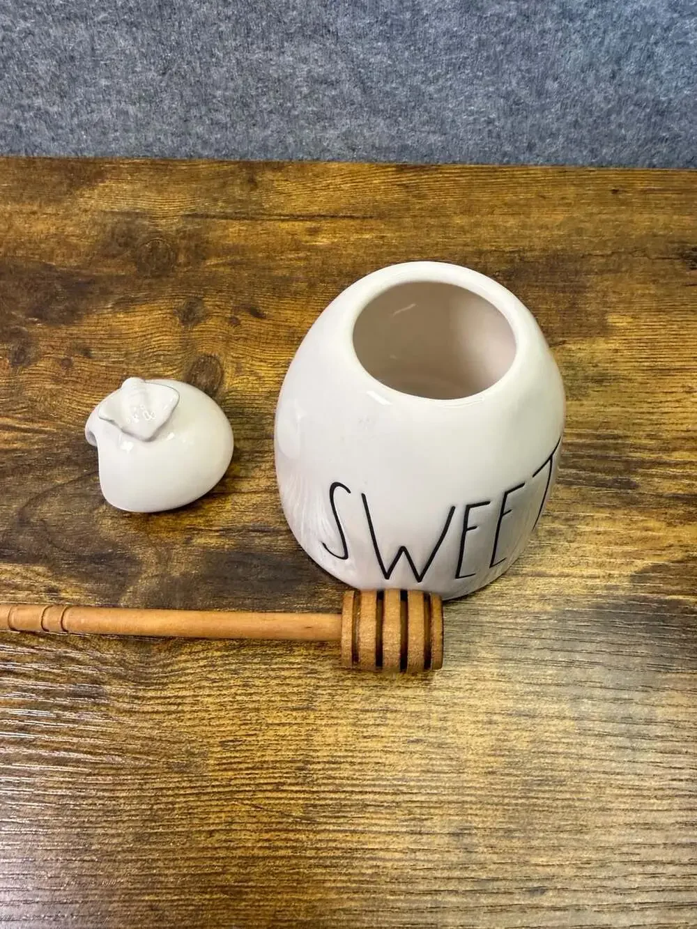 Rae Dunn Artisan Collection Sweet Honey Pot with Lid and Wooden Dipper